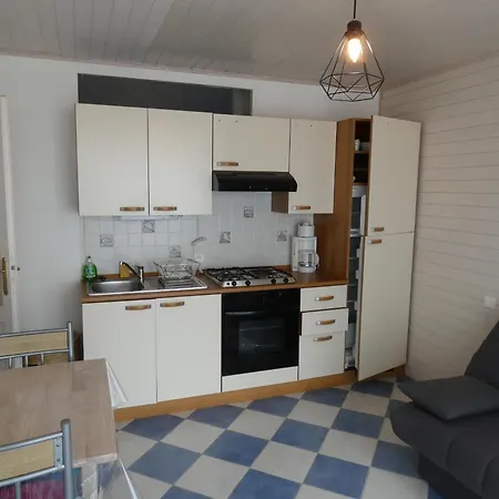 Apartment Saint-jean-de-monts, 1 Piece, 4 Personnes - Fr-1-323-426 *